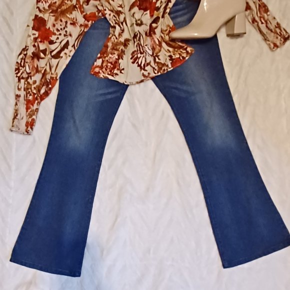 SUEDE - Picture 4 of 4